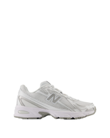 White Silver Metalic GS