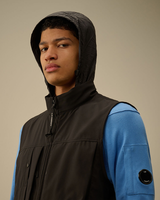 C.P. Company C.P. Shell-R Hooded Vest Black 18CMVE132A005968A