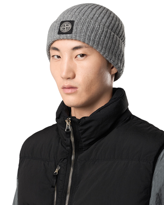 Stone Island N100012 LIGHT RWS GEELONG WOOL Compass Patch Beanie Cement Melange