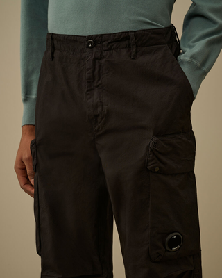 C.P. Company Micro-Reps Boxy Cargo Lens Pants Black 20CMPA128A110325G