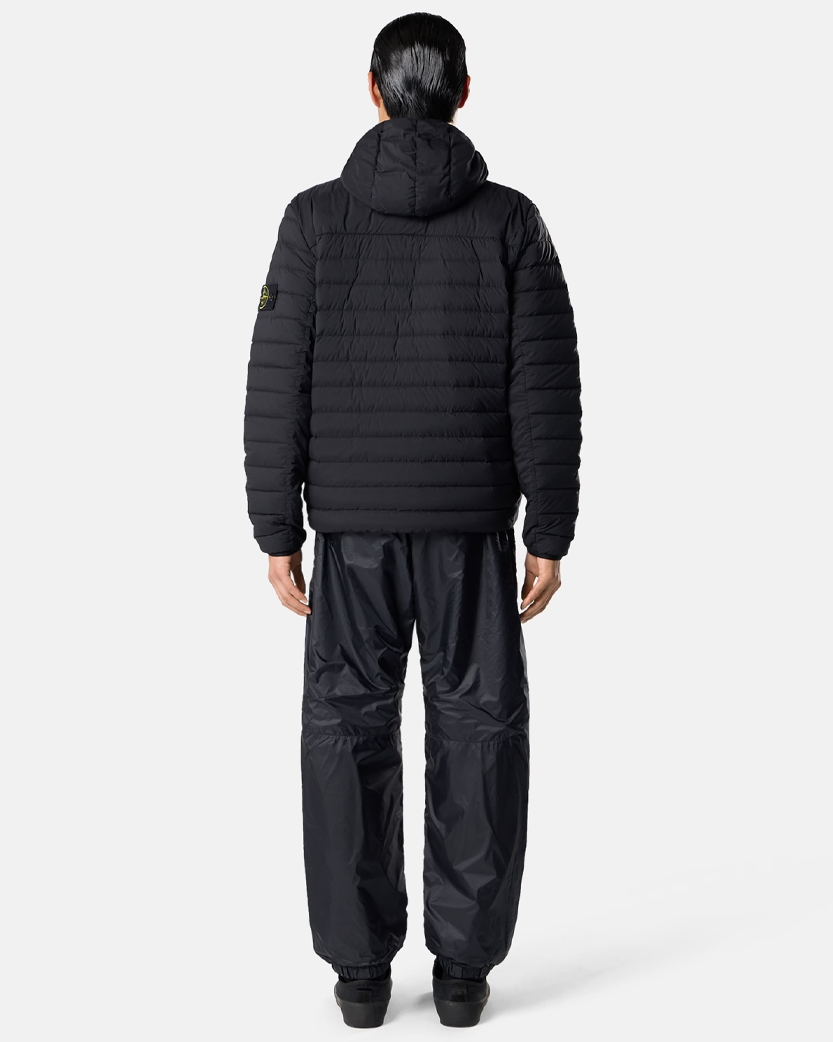 Stone Island 4100107 SEAMLESS TUNNEL NYLON DOWN-TC Hooded Down Jacket Black