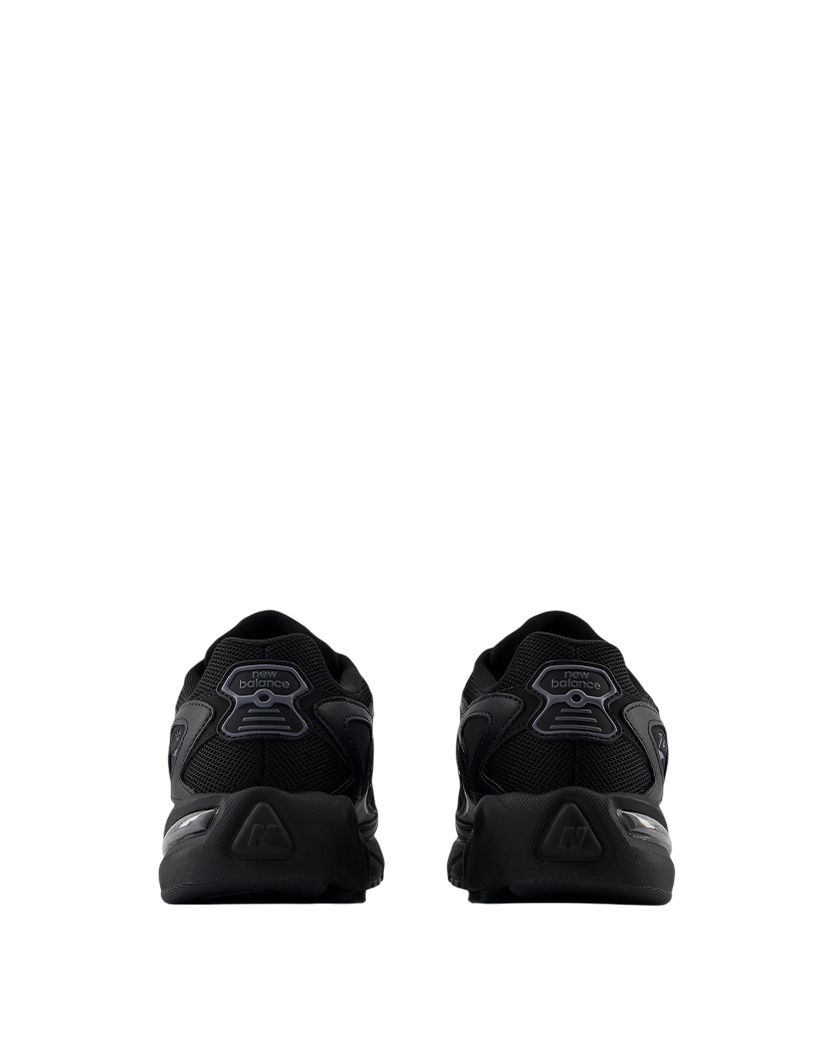 New Balance 725 Black ML725CB