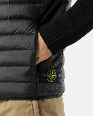 Stone Island G0724 Loom Woven Chambers R-Nylon Down-TC Vest Black